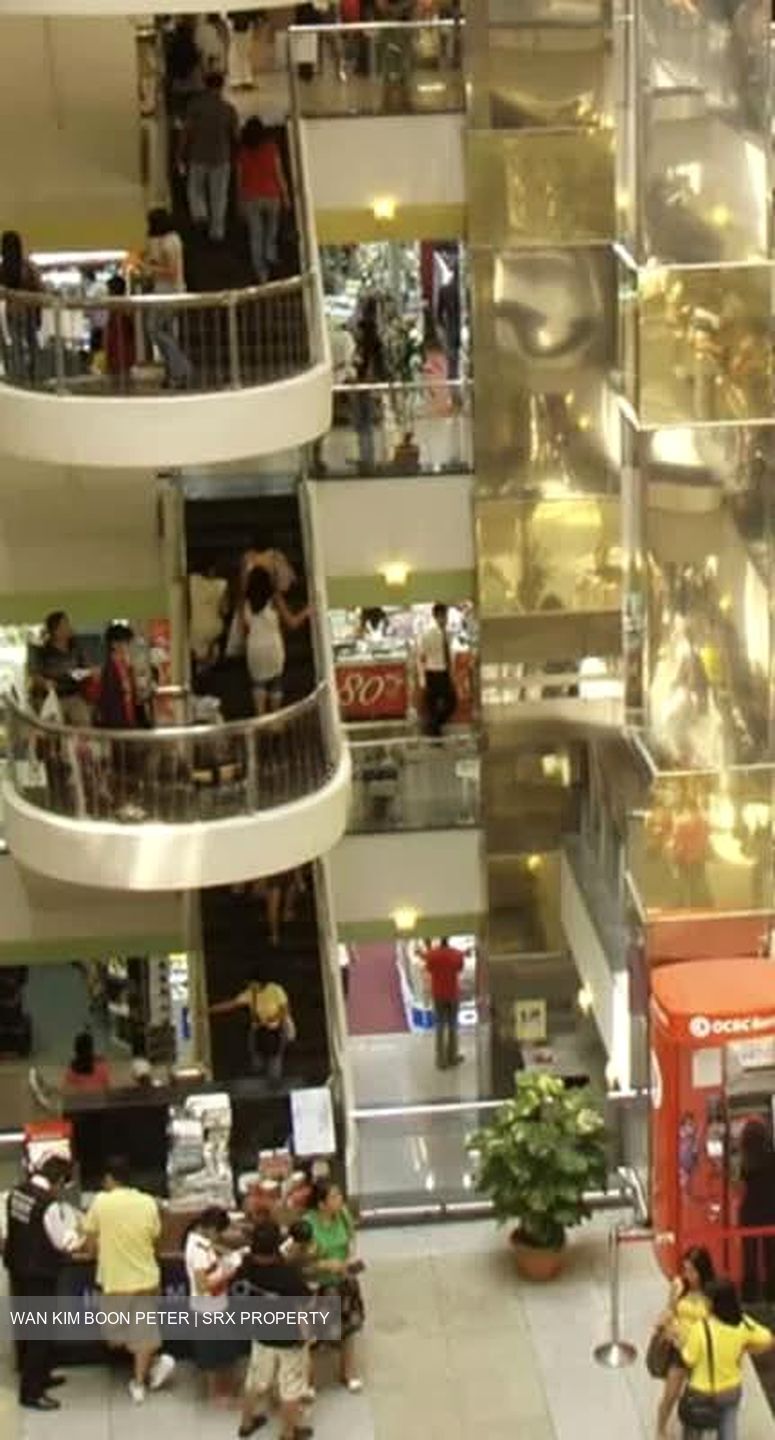 Lucky Plaza (D9), Retail #566097801
